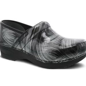 DANSKO size 41 nursing shoe Stylish Black and White Women's Clogs